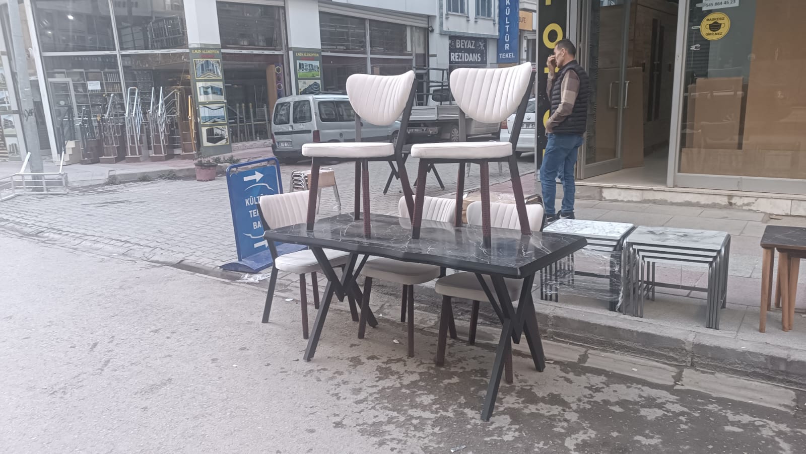 6 Kişilik Yemek Masası ve 6 Adet Elma Sandalye (Sıfır Ürün)